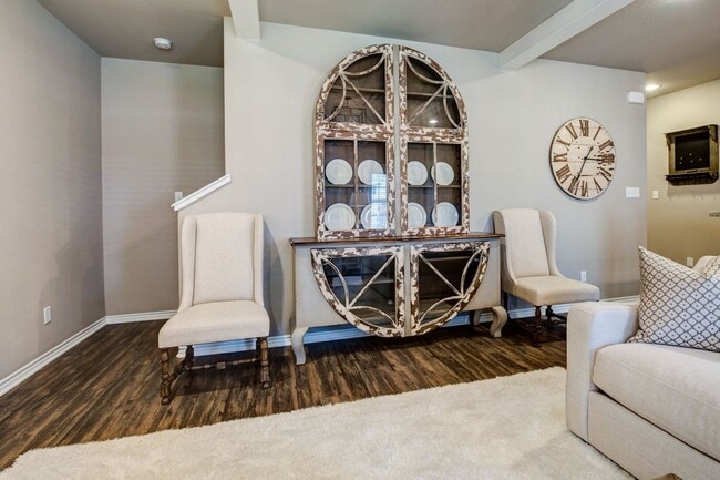 Building Photo - Avalible for August Pre-Lease! 4 Bed 4.5 Bath Townhome Next to Pool!