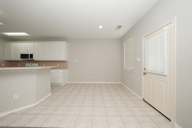 Building Photo - 14310 Mirkwood Ln