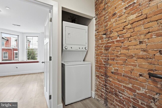 Building Photo - 651 N 33rd St