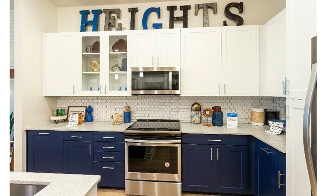Building Photo - Up to 6 Weeks Free + Luxury Living Awaits!