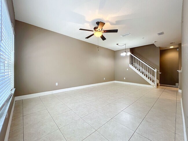 Building Photo - LUXURY 3 Bedroom / 2 Bath Townhome in a ga...