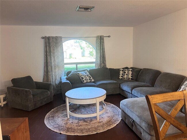 Building Photo - 5021 Bridgeport Dr