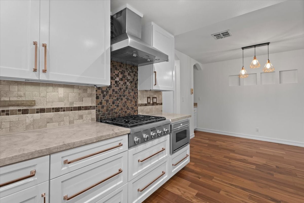 Building Photo - 2550 S Centinela Ave