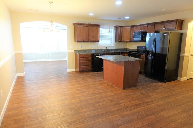 Building Photo - 610 Flintrock Dr