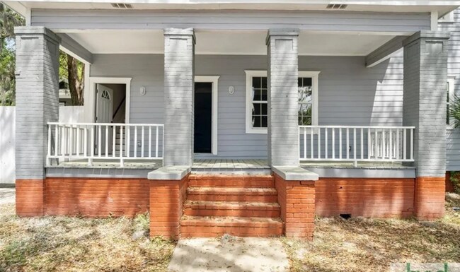 Building Photo - Updated Home in the Heart of Savannah