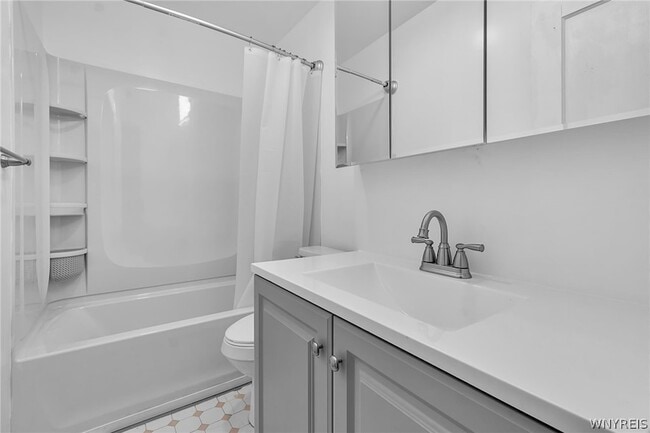 Building Photo - 49 Virgil Ave