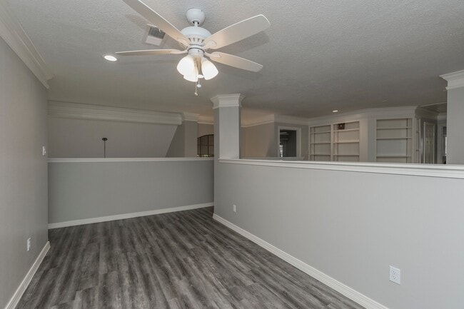Building Photo - Huge breathtaking home!! Gated comunity wi...