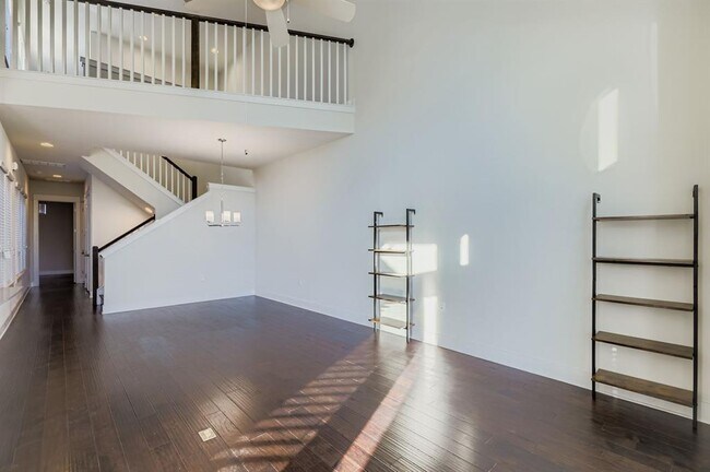 Building Photo - 12518 Red Sparrow St
