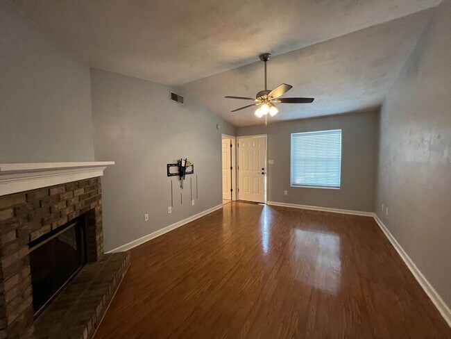 Building Photo - 3007 Richview Park Cir W