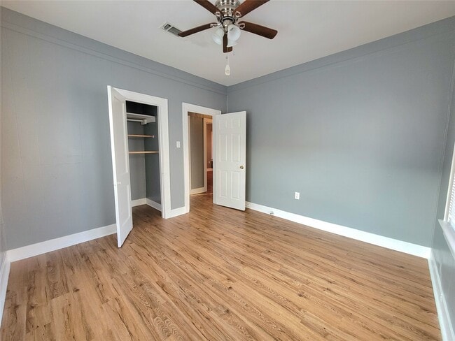 Building Photo - 2811 Chenevert St