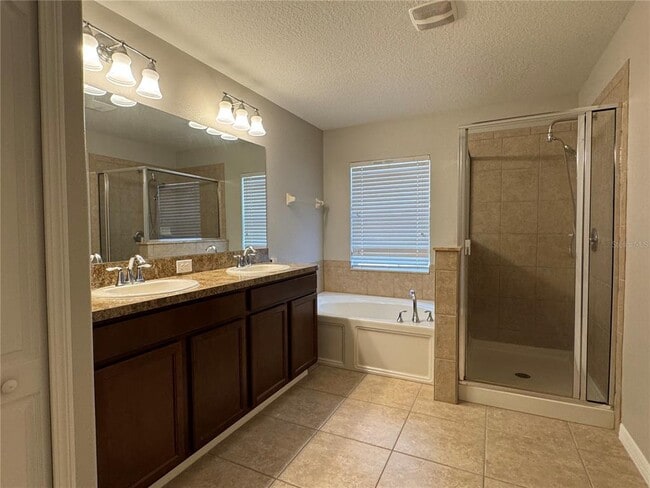 Building Photo - 10405 Summer Azure Dr