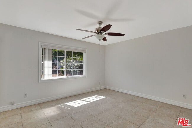 Building Photo - 6421 Franrivers Ave