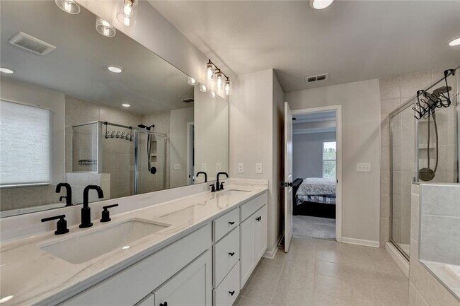 Building Photo - 4665 Shipley Ave