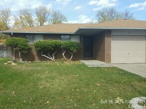 Building Photo - 2 Bedroom, 1 Bath Duplex with One Car Atta...