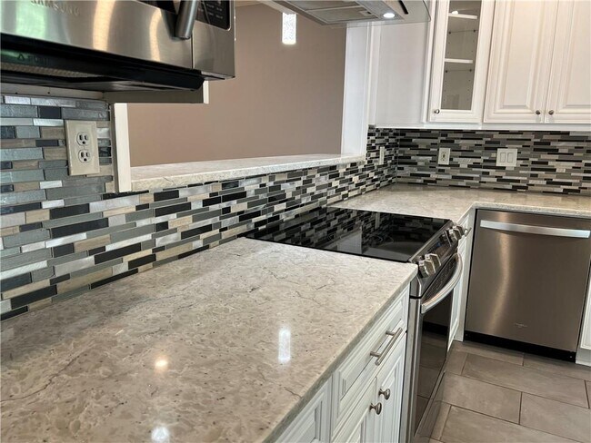 Building Photo - 2380 Newport Landing