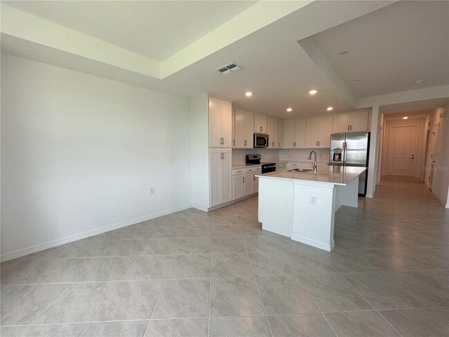 Building Photo - 14131 Heritage Landing Blvd