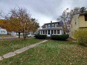 Building Photo - 784 Eleanor St NE