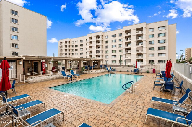 Building Photo - 7940 E Camelback Rd