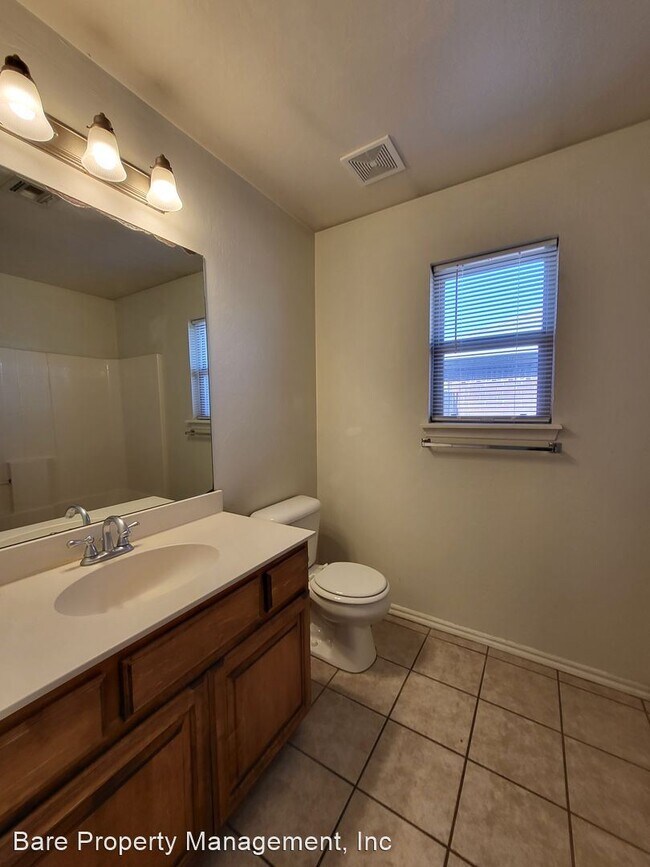 Building Photo - 4 br, 2 bath House - 524 Lone Oak Drive