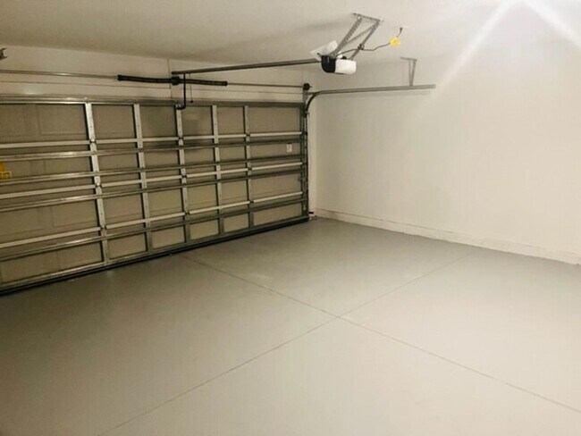 Building Photo - 1910 Birnham Wood Bnd