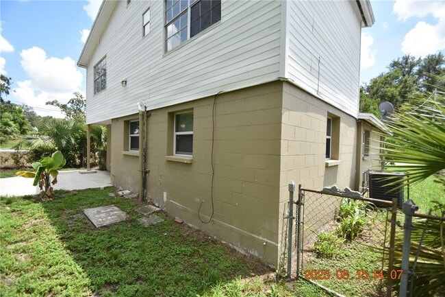 Building Photo - 3008 E 27th Ave