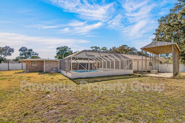 Building Photo - 8 Manor Dr