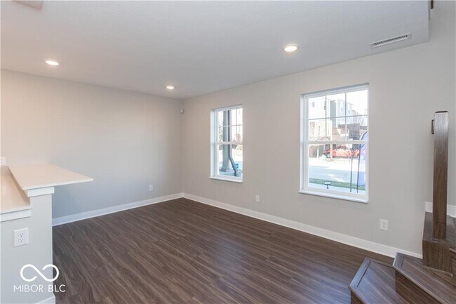 Building Photo - 912 Yorkshire Ln