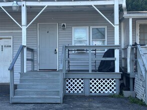 Building Photo - 1399 US-44