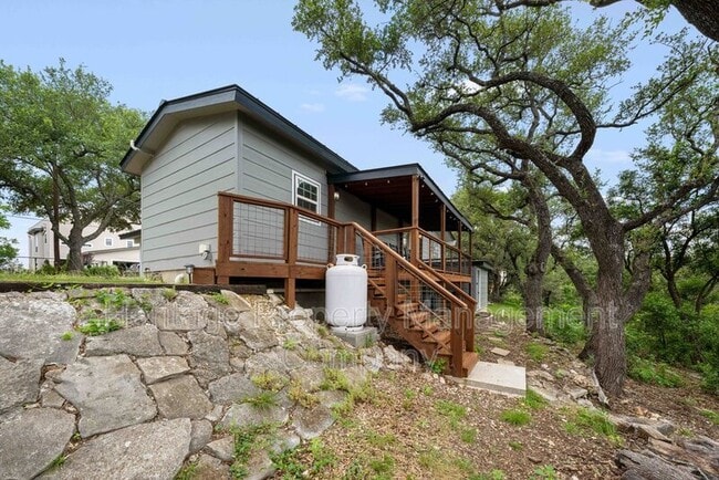 Building Photo - 784 Hill Top Dr