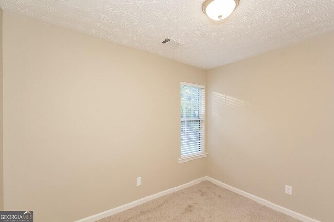 Building Photo - 1136 Oakwood Manor Ct