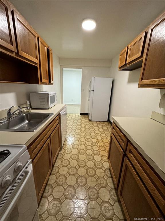 Building Photo - 50 Fairview Ave