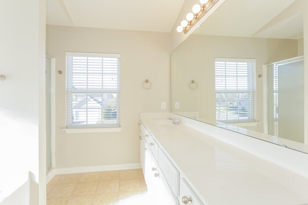 Building Photo - 6415 Glenolden Dr