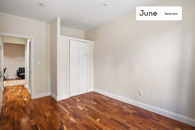 Building Photo - 23 E 109th St