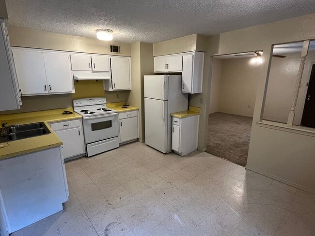 Building Photo - 1507 University Dr