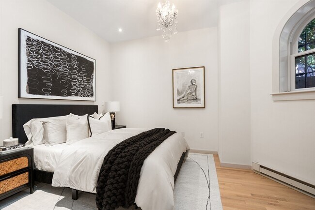 Building Photo - 15 Marlborough St