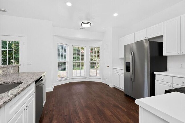 Building Photo - Spacious 4BD/2.5BA Home in Winding Creek!