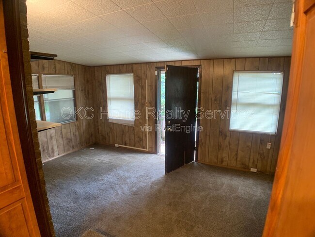 Building Photo - 4900 S Dimple Dr