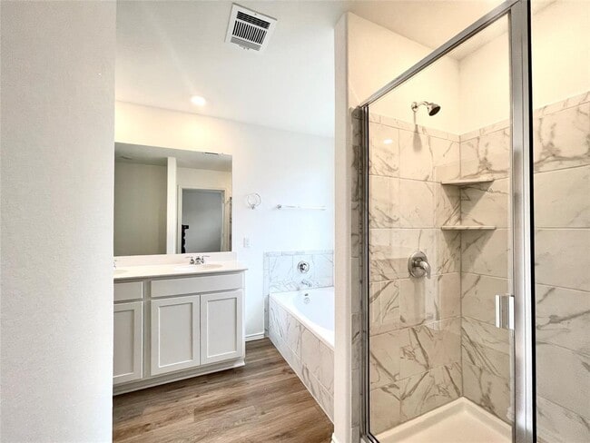 Building Photo - 305 Milliner Lp