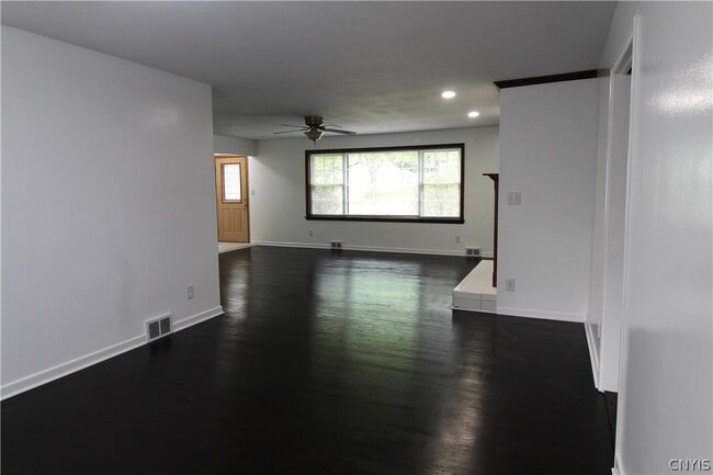 Building Photo - 24 Forest Rd