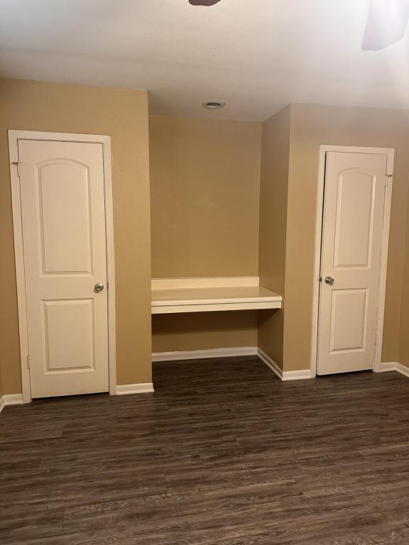 Building Photo - 5830 Effingham Dr