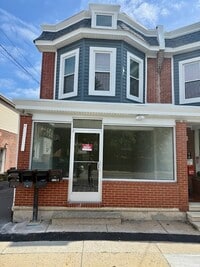 Building Photo - 2911 Lancaster Ave