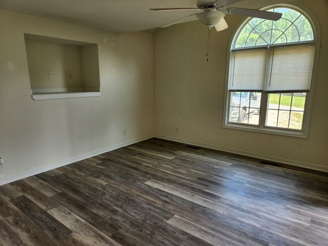 Building Photo - 3 bed 2 bath -Blackstone-Fort Pickett area