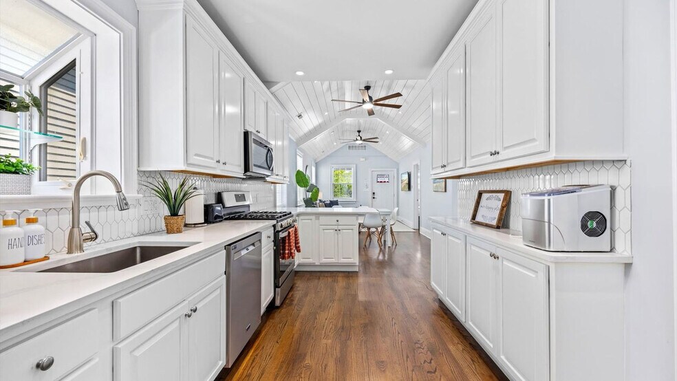 Building Photo - 54 Wesley Rd