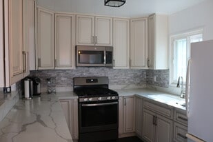 Building Photo - 951 McCarthy Ct