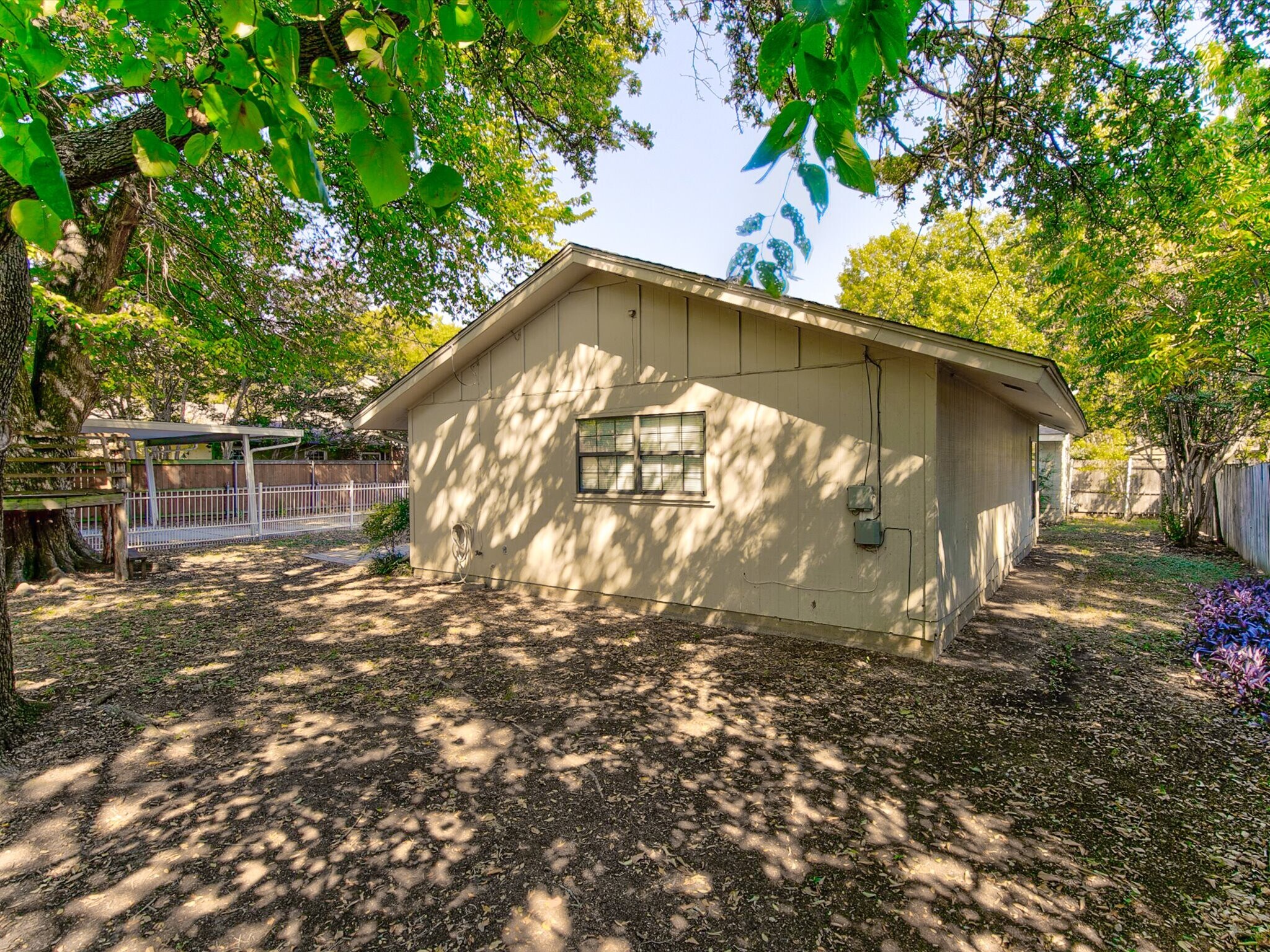 Building Photo - 3727 W Biddison St
