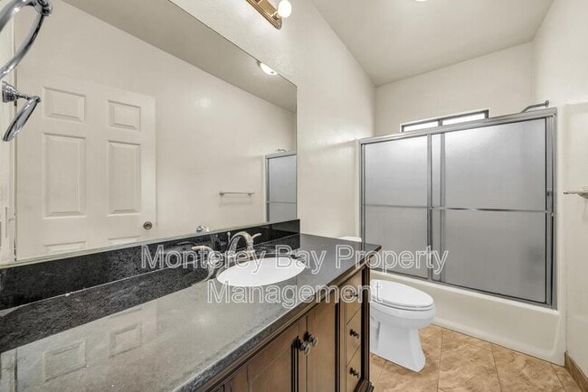 Building Photo - 415 Palo Verde Ave