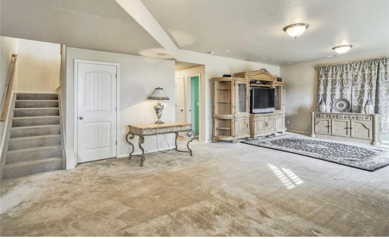 Building Photo - 10382 Capital Peak Way