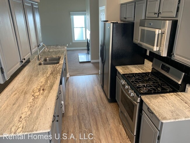 Building Photo - 3 br, 2 bath House - 1877 Tolstoy Drive