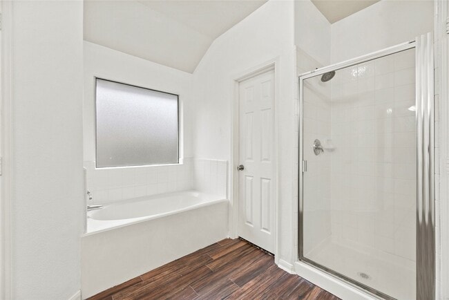 Building Photo - 9910 Pine Flats Dr