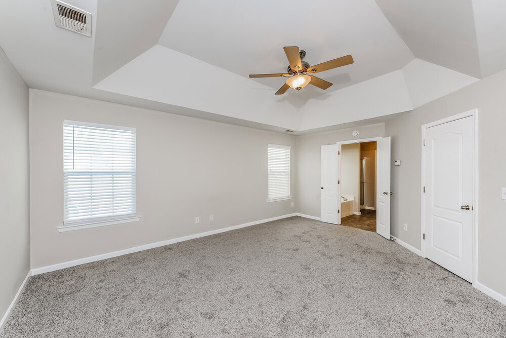 Building Photo - 840 Topaz Valley